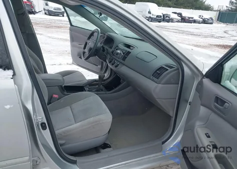 2004 Toyota Camry Le from USA, damaged, VIN 4T1BE32K74U281492